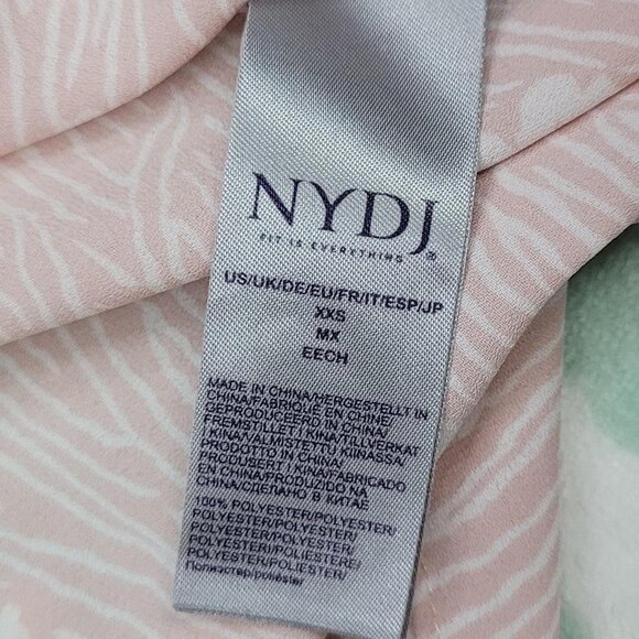 NYDJ XXS Pink floral sleeveless top with V-neckline and pleated detail - Picture 4 of 4